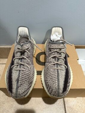adidas Yeezy Boost 350 V2 Brown/Tan Box Label